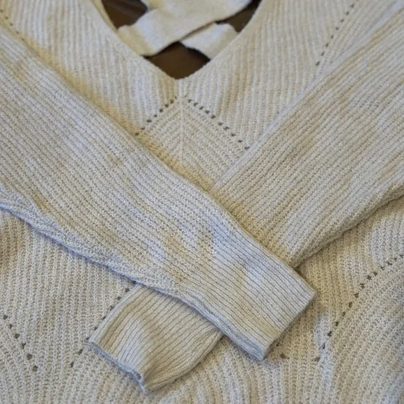 Elegant Cream V-Neck Sweater - Picture 3 of 4